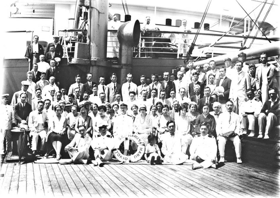 Passengers on The Haruna-maru. (Appended from the author’s private album)
