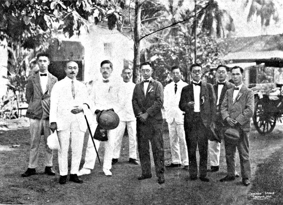 The study group and Japanese inhabitants at Tjilatjap