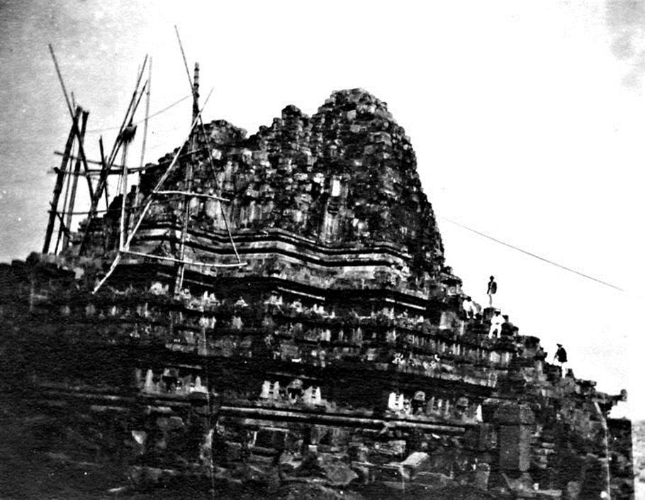 A destructed temple of Prambanan (Appended from the author’s private album)