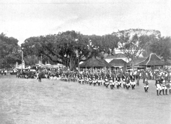 Procession on the occasion of the wedding of Mangkoe Negara VII of Solo and the daughter of the Sultan of Jogjakarta (Stutterheim, W. F., Pictoral history of civilization in Java. Translated by Mrs. A. C. de Winter- Keen, The Java-Institute and G. Kolff & Co., Weltevreden, 1926)