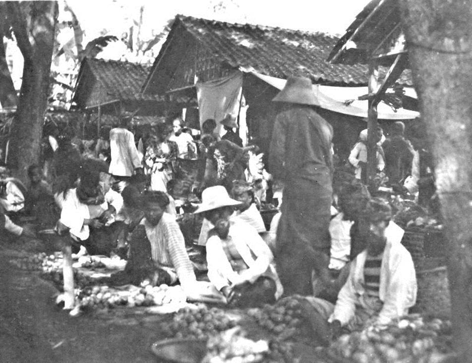 Sebuah pasar di Leles (Diambil dari album pribadi penulis)