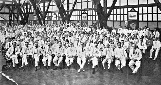 Para anggota delegasi yang hadir di Kongres Ilmu Pengetahuan Pasifik yang keempat: Rapat Anggota Terakhir. Proceedings of The Fourth Pacific Science Congress Java 1929, Vol. 1.